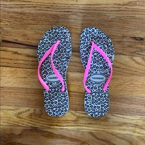 Cheetah Havaianas flip flops